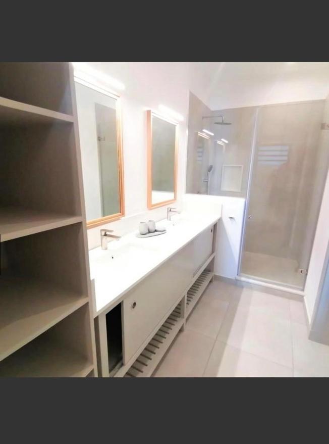 Eastern Blue Beachfront Luxury Apartment Poste Lafayette Εξωτερικό φωτογραφία