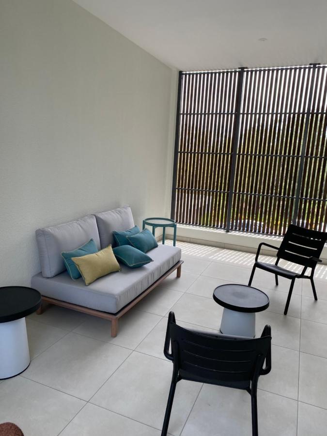 Eastern Blue Beachfront Luxury Apartment Poste Lafayette Εξωτερικό φωτογραφία