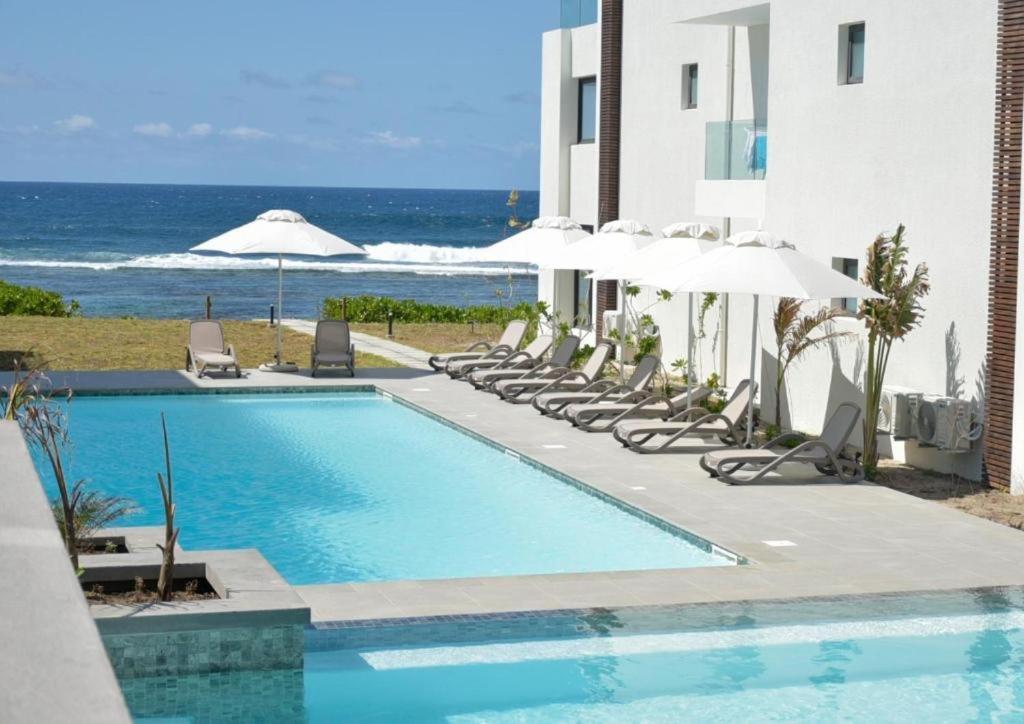 Eastern Blue Beachfront Luxury Apartment Poste Lafayette Εξωτερικό φωτογραφία