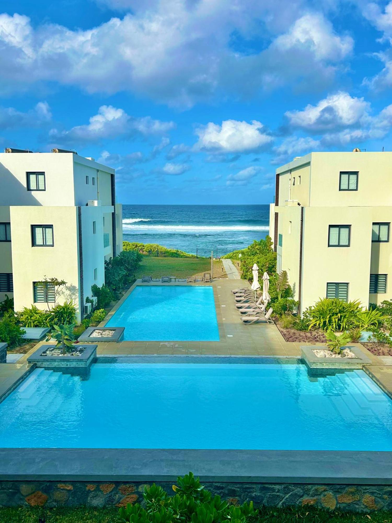 Eastern Blue Beachfront Luxury Apartment Poste Lafayette Εξωτερικό φωτογραφία